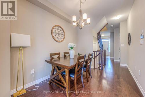 380 Threshing Mill Boulevard, Oakville, ON - Indoor Photo Showing Dining Room