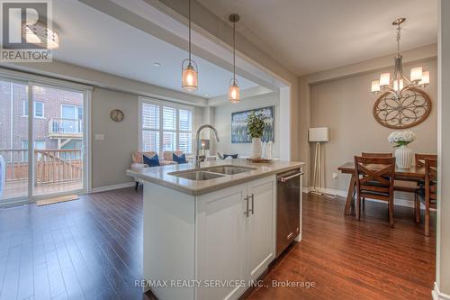 380 Threshing Mill Boulevard, Oakville, ON - Indoor Photo Showing Kitchen With Double Sink