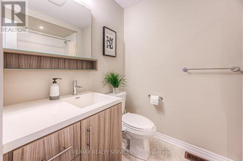 380 Threshing Mill Boulevard, Oakville, ON - Indoor Photo Showing Bathroom