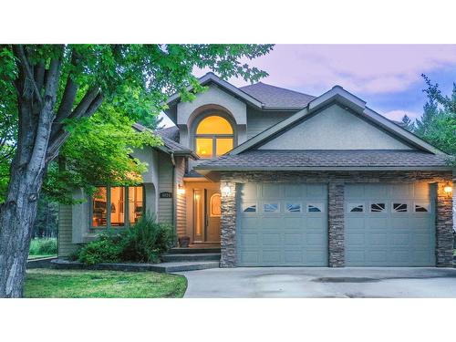 4824 Mckay Street, Radium Hot Springs, BC - Outdoor With Facade