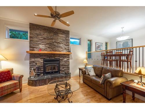 4824 Mckay Street, Radium Hot Springs, BC - Indoor With Fireplace