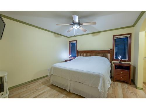 4824 Mckay Street, Radium Hot Springs, BC - Indoor Photo Showing Bedroom