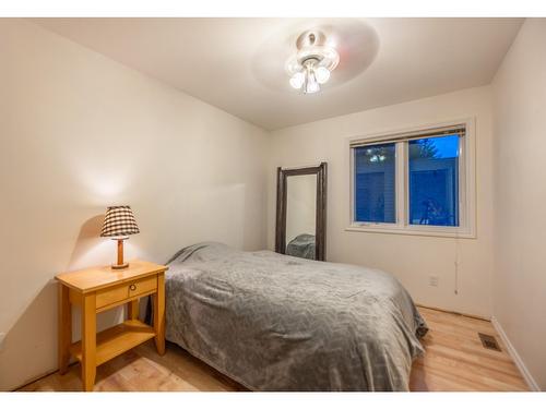 4824 Mckay Street, Radium Hot Springs, BC - Indoor Photo Showing Bedroom