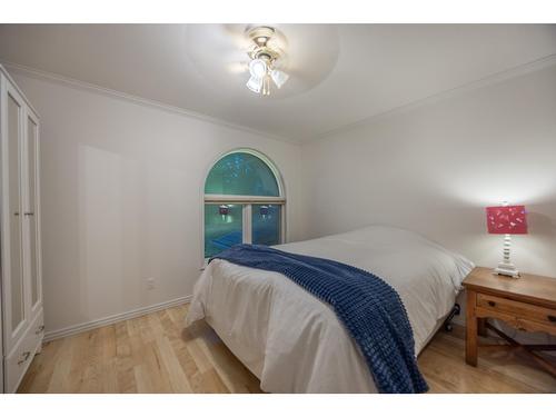 4824 Mckay Street, Radium Hot Springs, BC - Indoor Photo Showing Bedroom