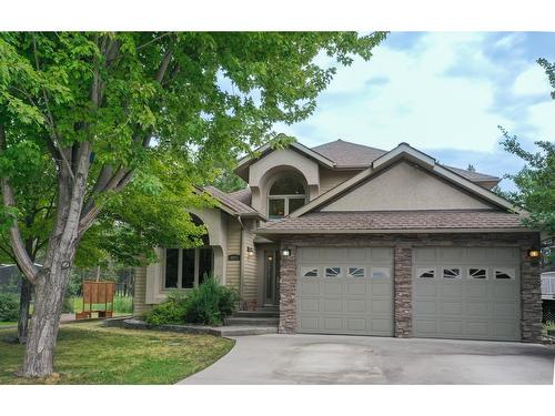 4824 Mckay Street, Radium Hot Springs, BC - Outdoor With Facade