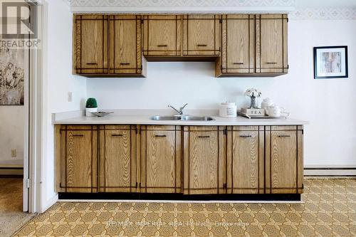 73 Thimble Berry Way, Toronto (Hillcrest Village), ON - Indoor Photo Showing Kitchen With Double Sink