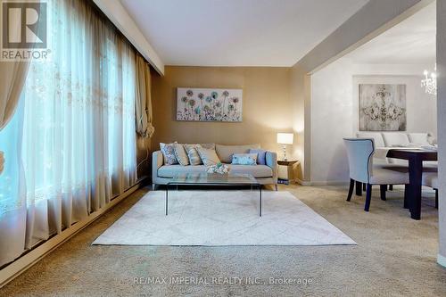 73 Thimble Berry Way, Toronto (Hillcrest Village), ON - Indoor Photo Showing Living Room