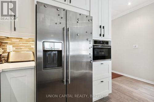 232 Boston Avenue, Toronto (South Riverdale), ON - Indoor Photo Showing Kitchen