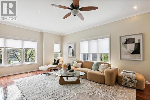 232 Boston Avenue, Toronto (South Riverdale), ON - Indoor Photo Showing Living Room