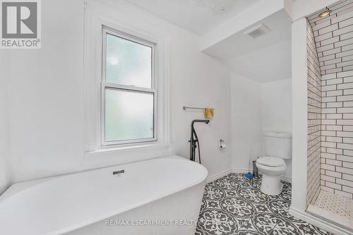 193 Celina Street, Oshawa (Central), ON - Indoor Photo Showing Bathroom