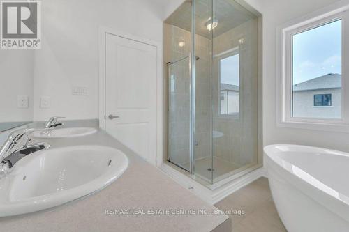 1304 Klondike Drive, Oshawa (Kedron), ON - Indoor Photo Showing Bathroom