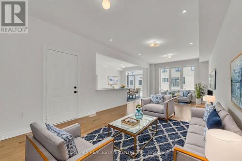 1304 Klondike Drive, Oshawa (Kedron), ON - Indoor Photo Showing Living Room