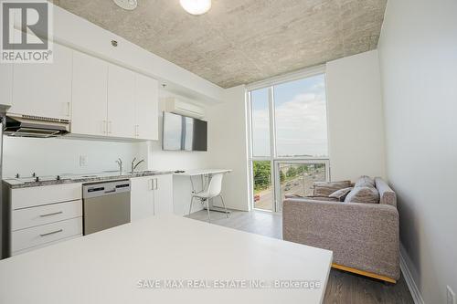 633 - 1900 Simcoe Street N, Oshawa (Samac), ON - Indoor Photo Showing Kitchen