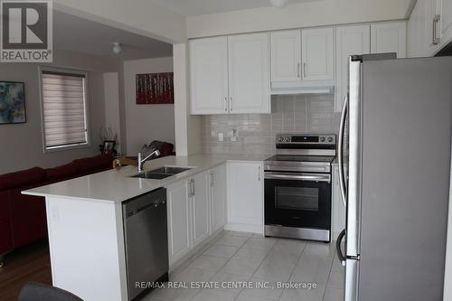 1304 Klondike Drive, Oshawa, ON - Indoor Photo Showing Kitchen With Double Sink