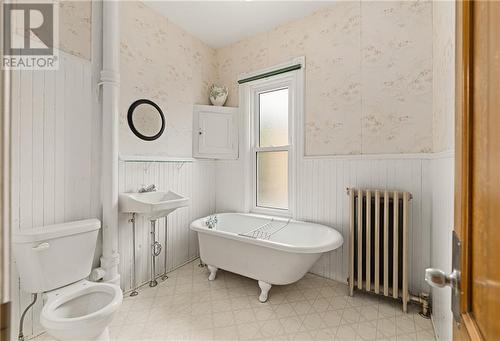 58 Alma Street, Moncton, NB - Indoor Photo Showing Bathroom