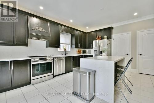 1385 Sheldon Street, Innisfil (Alcona), ON - Indoor Photo Showing Kitchen With Upgraded Kitchen