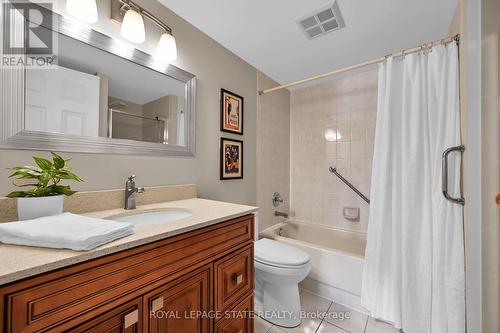 302 - 495 #8 Highway, Hamilton (Stoney Creek), ON - Indoor Photo Showing Bathroom