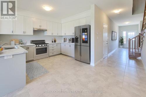 59 Lloyd Davies Way, Hamilton (Binbrook), ON - Indoor Photo Showing Kitchen