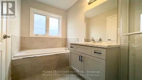 59 Lloyd Davies Way, Hamilton (Binbrook), ON - Indoor Photo Showing Bathroom