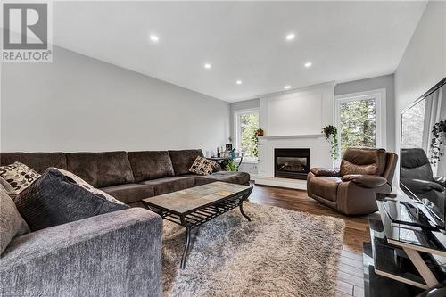 318 Roxton Drive, Waterloo, ON - Indoor Photo Showing Living Room With Fireplace