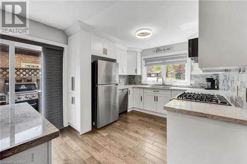 318 Roxton Drive, Waterloo, ON - Indoor Photo Showing Kitchen With Upgraded Kitchen