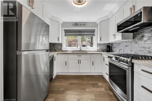 318 Roxton Drive, Waterloo, ON - Indoor Photo Showing Kitchen With Upgraded Kitchen