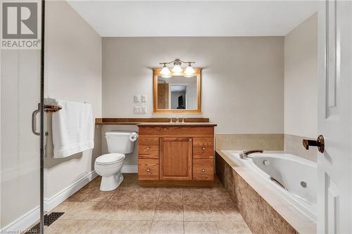 318 Roxton Drive, Waterloo, ON - Indoor Photo Showing Bathroom