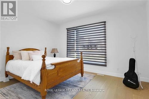 7353 Silver Creek Circle, London, ON - Indoor Photo Showing Bedroom