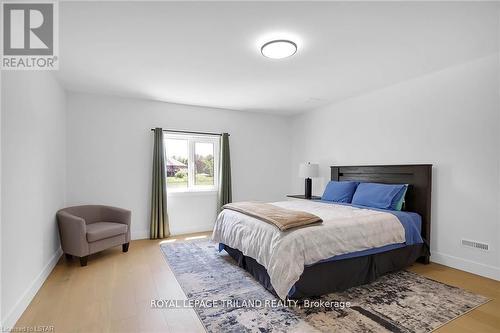 7353 Silver Creek Circle, London, ON - Indoor Photo Showing Bedroom