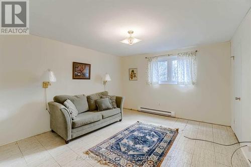 1 Cuningham Court, Brampton, ON - Indoor Photo Showing Living Room