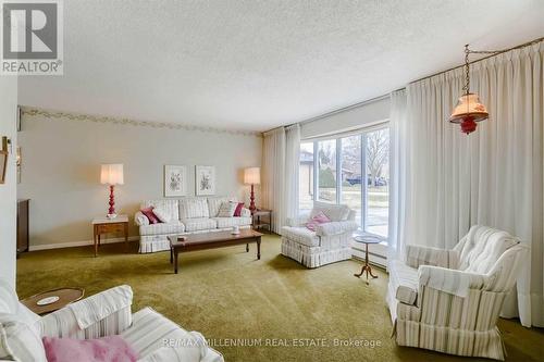 1 Cuningham Court, Brampton, ON - Indoor Photo Showing Living Room