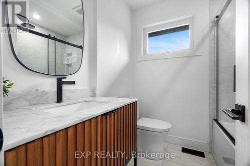 8 Shipley Road, Toronto (Willowridge-Martingrove-Richview), ON - Indoor Photo Showing Bathroom