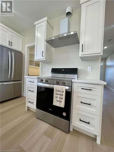 60 Mercedes Crescent, Kincardine, ON - Indoor Photo Showing Kitchen