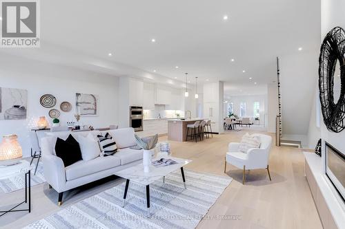 43 Benson Avenue, Mississauga (Port Credit), ON - Indoor Photo Showing Living Room