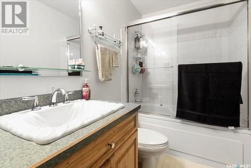 54 Storey Crescent, Regina, SK - Indoor Photo Showing Bathroom