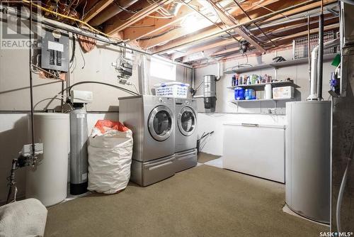 54 Storey Crescent, Regina, SK - Indoor Photo Showing Laundry Room