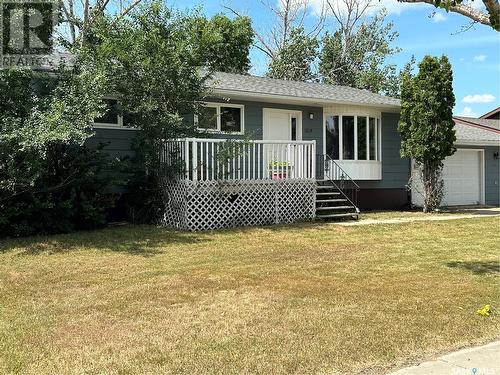 1015 6Th Street, Rosetown, SK - Outdoor With Deck Patio Veranda