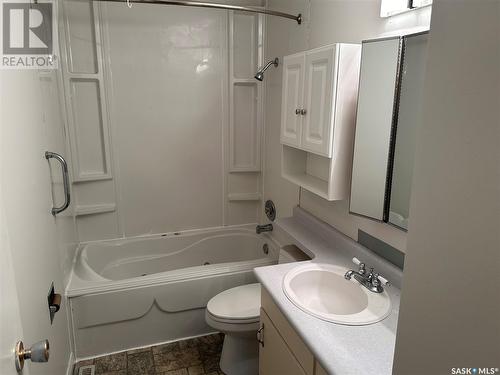 1015 6Th Street, Rosetown, SK - Indoor Photo Showing Bathroom