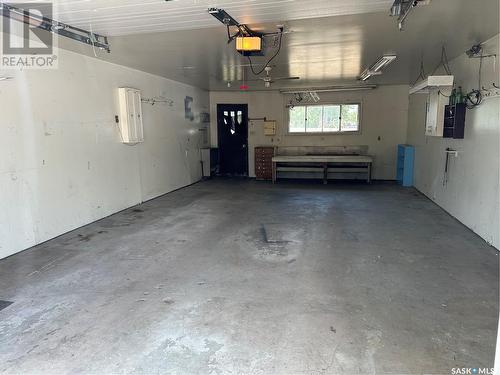 1015 6Th Street, Rosetown, SK - Indoor Photo Showing Garage