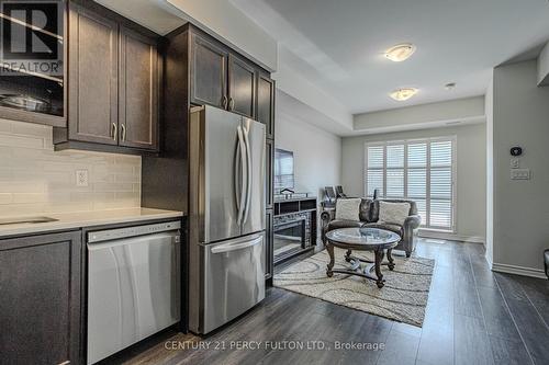 131 - 1081 Danforth Road, Toronto (Eglinton East), ON - Indoor Photo Showing Kitchen With Stainless Steel Kitchen