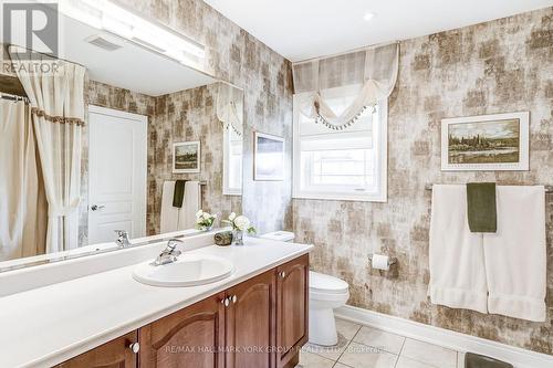 17 Duncton Wood Crescent, Aurora (Hills Of St Andrew), ON - Indoor Photo Showing Bathroom