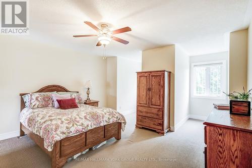 17 Duncton Wood Crescent, Aurora, ON - Indoor Photo Showing Bedroom