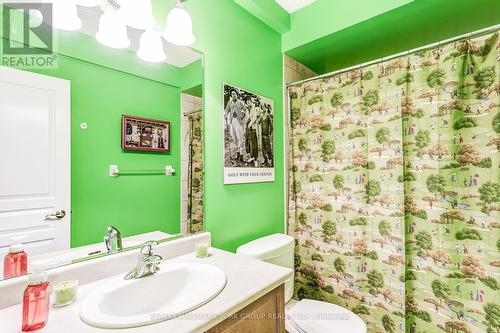 17 Duncton Wood Crescent, Aurora (Hills Of St Andrew), ON - Indoor Photo Showing Bathroom