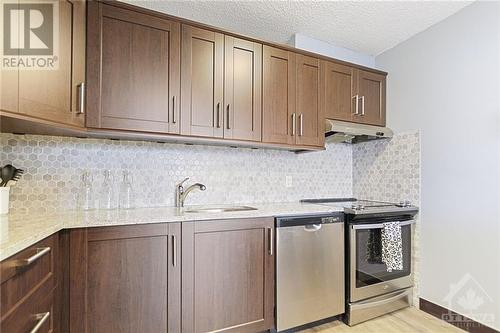 Storage galore! - 900 Dynes Road Unit#2206, Ottawa, ON - Indoor Photo Showing Kitchen With Upgraded Kitchen