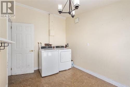 273 Mitton Street South, Sarnia, ON - Indoor Photo Showing Laundry Room