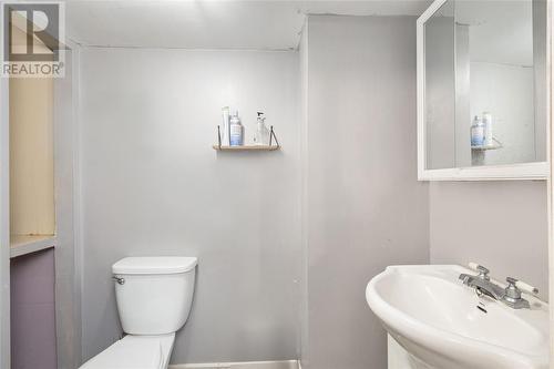 273 Mitton Street South, Sarnia, ON - Indoor Photo Showing Bathroom