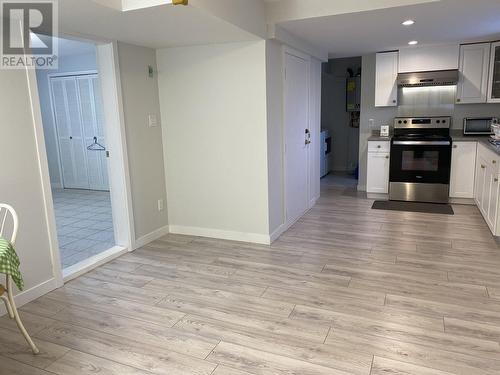 Half Basement 6553 Dunnedin St, Burnaby, BC - Indoor Photo Showing Kitchen