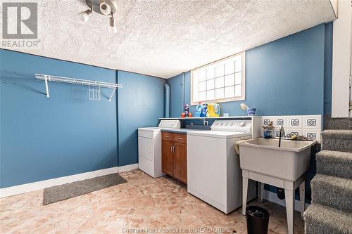 266 Grand Avenue West, Chatham, ON - Indoor Photo Showing Laundry Room