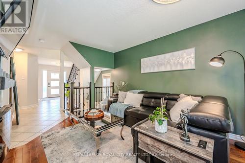 67 Laughland Lane, Guelph (Pine Ridge), ON - Indoor Photo Showing Living Room