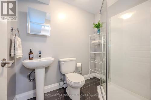 67 Laughland Lane, Guelph (Pine Ridge), ON - Indoor Photo Showing Bathroom